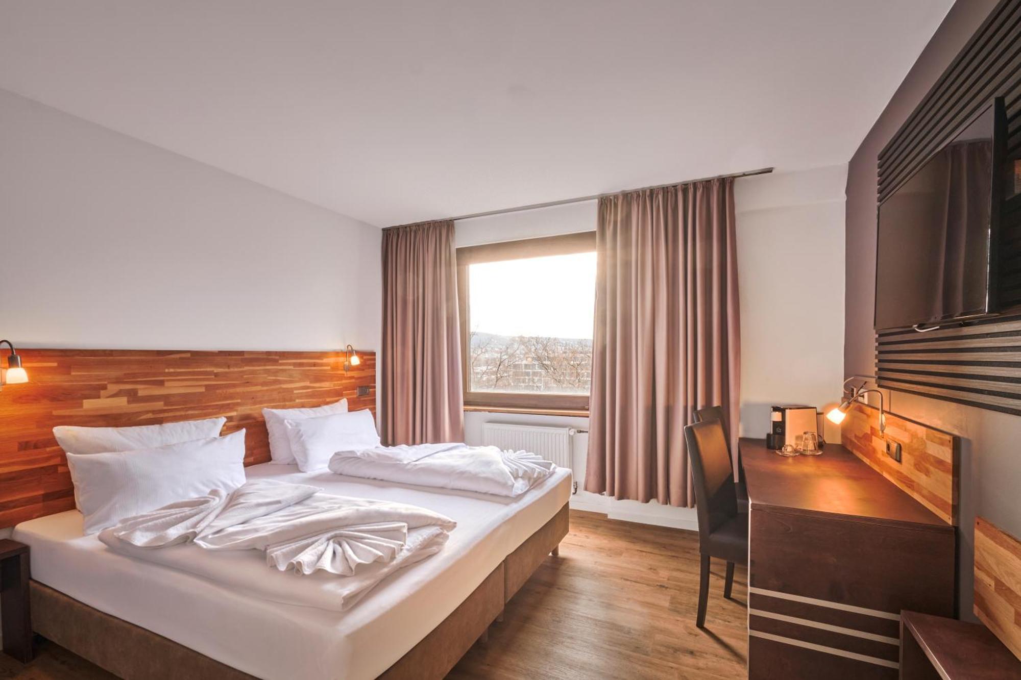 Deluxe Double Room,1742567294:JPEG